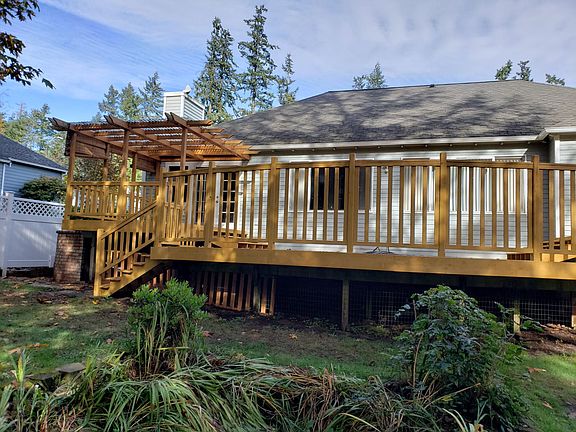 2nd image of 2031 Marina Vista Ct NE