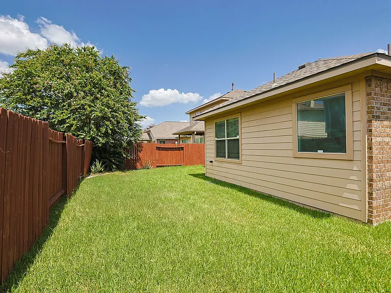 7042 Windy Run Ct — Photo 36