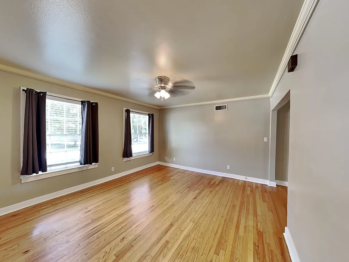 Building Photo - 3551 W 4th St #1