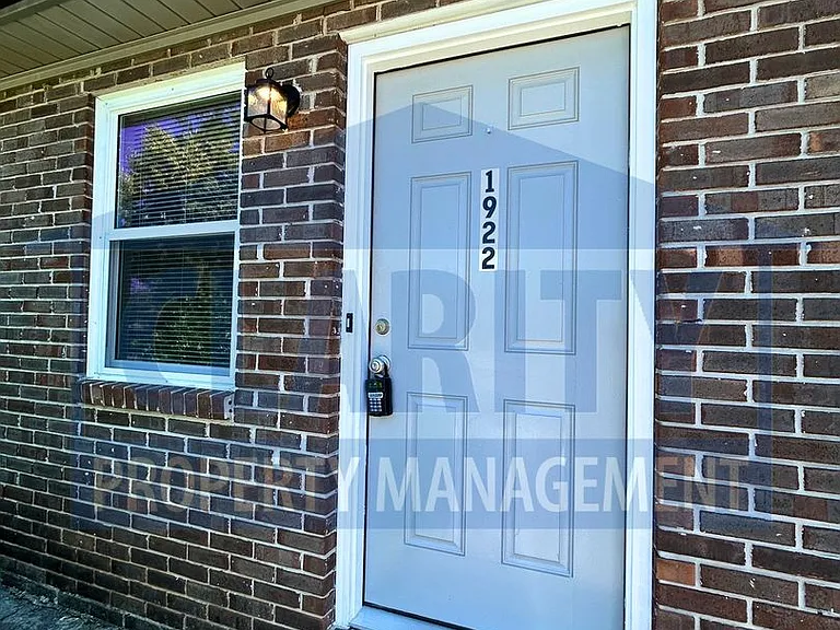 1922 Ohio Ave NW — Photo 4