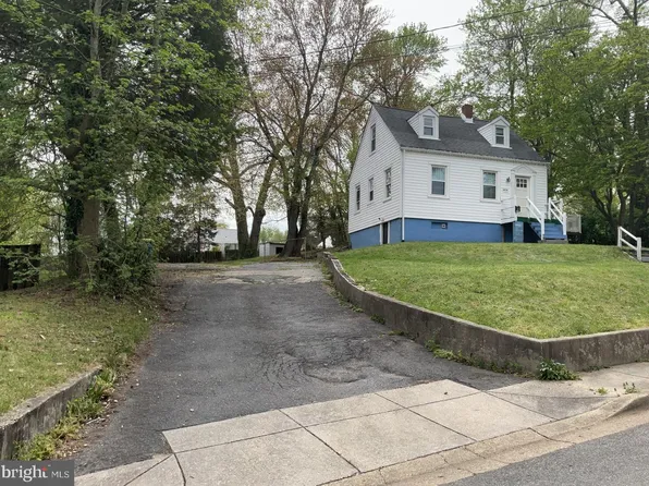6715 Pine Grove Dr, Suitland, MD 20746