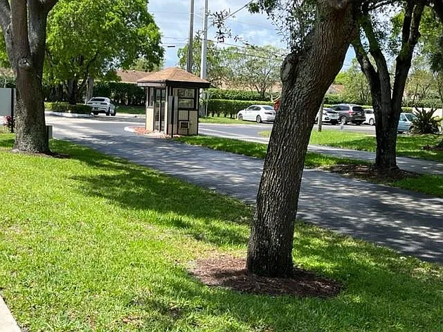 2 bed, 2.0 bath, 1150 sqft, $2,200 — Photo 2