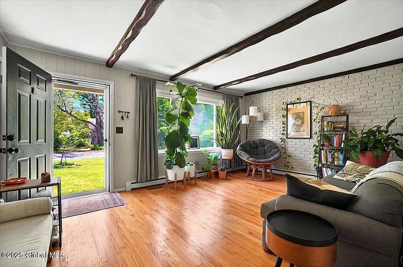 2nd image of 4 Willey Street