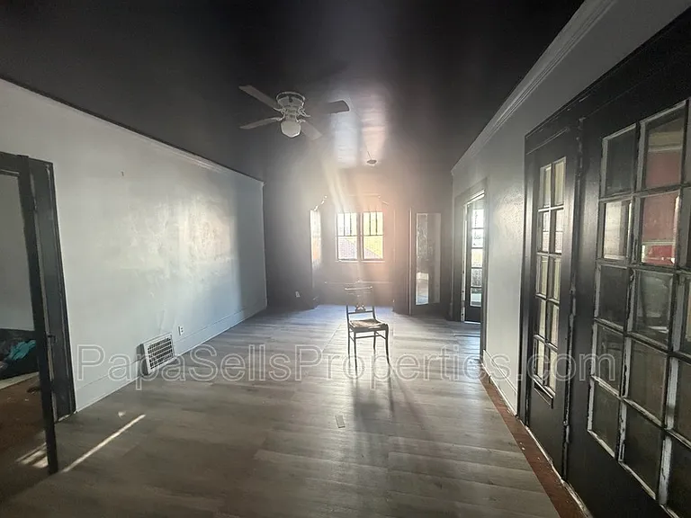 107 E Archer Ave — Photo 4