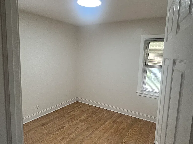 6215 S Moody Ave — Photo 9