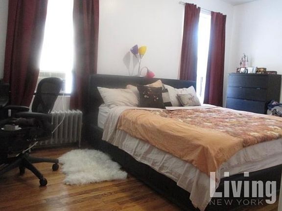 3rd image of 2201 Amsterdam Ave #2P