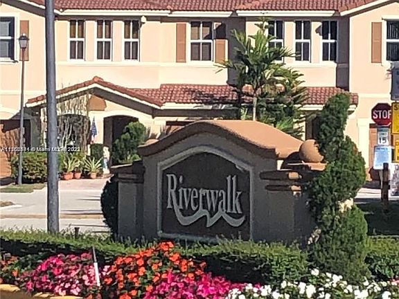 2nd image of 131 Riverwalk Cir