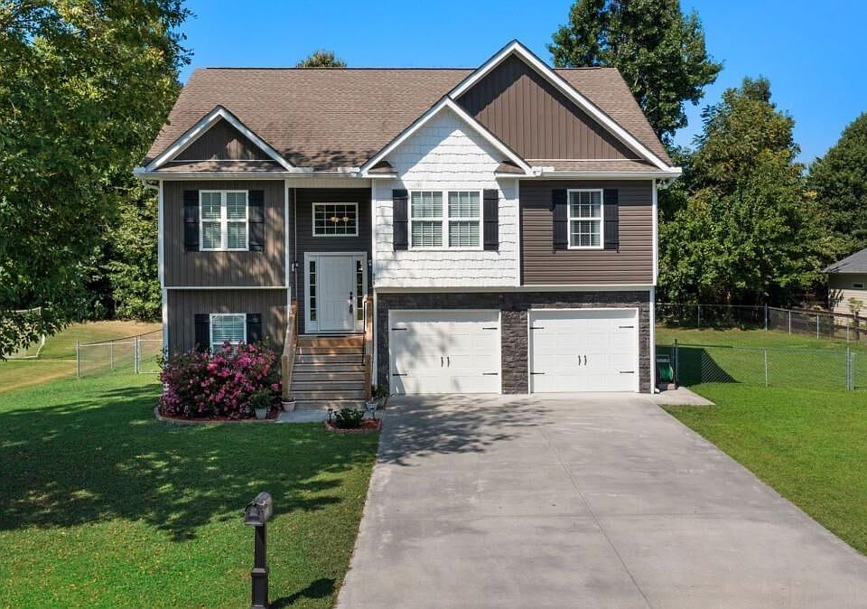1st image of 315 Wildwood Cir SE