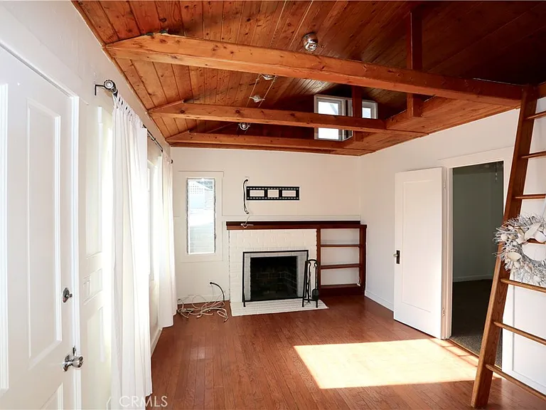 426 Aster St #B — Photo 5