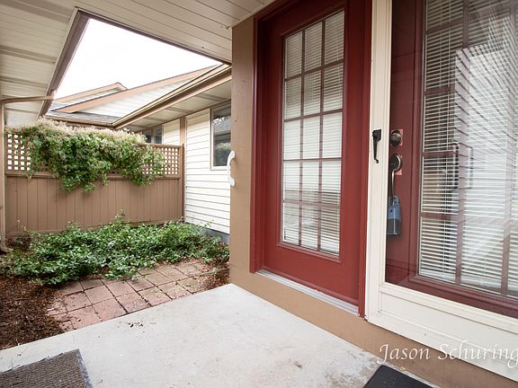 2nd image of 2842 Mulford Dr SE #00
