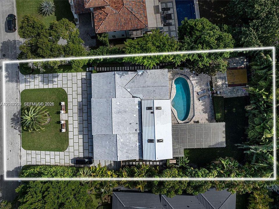 1st image of 530 Sabal Palm Rd