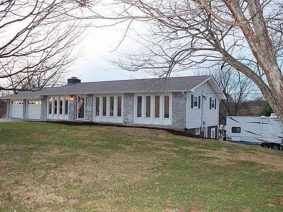 2nd image of 1324 Sunset Park Dr