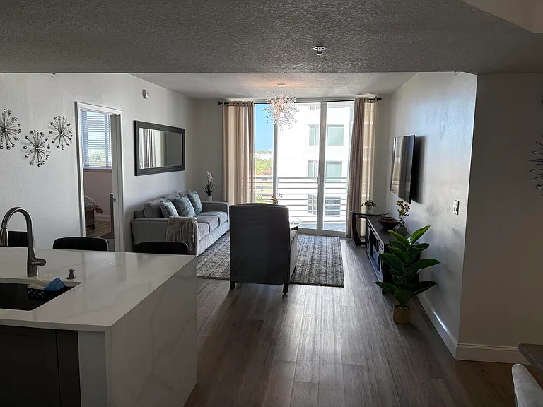 1551 N Flagler Dr #905 — Photo 4