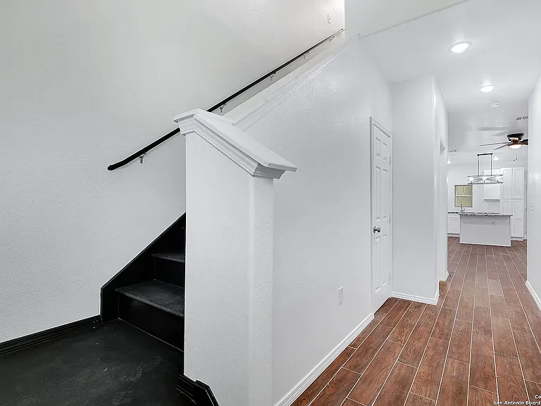 1210 S New Braunfels Ave #102 — Photo 4