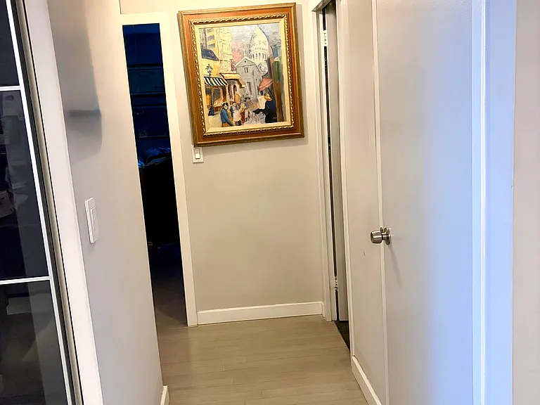 129 E Bellevue Pl #301 — Photo 23