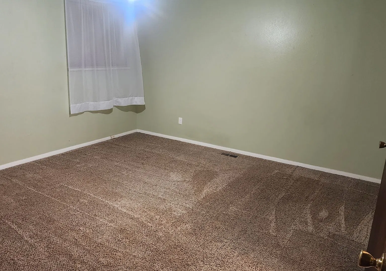 3 bedroom, 2 bath, 2 car garage for rent — Photo 4