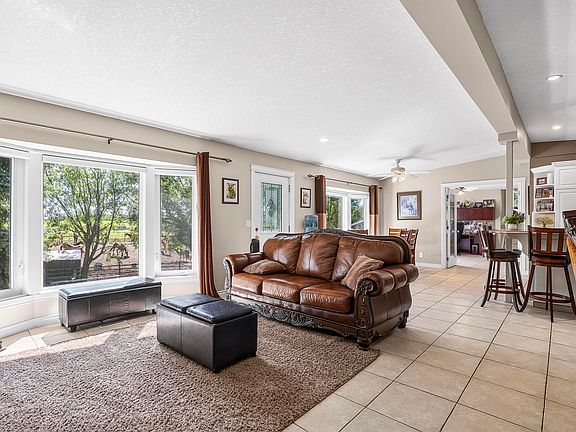 5th image of 860 41st Ave SW