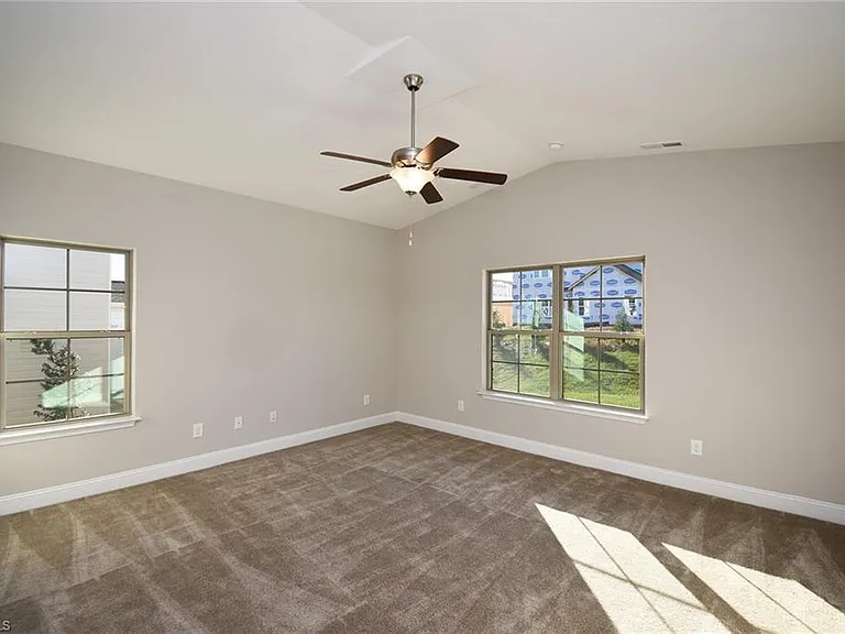 5553 Marblehead Dr — Photo 15