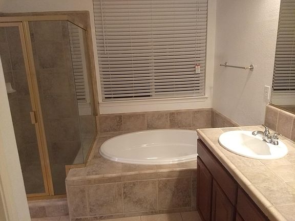 4th image of 5816 Laurel Cove Ct
