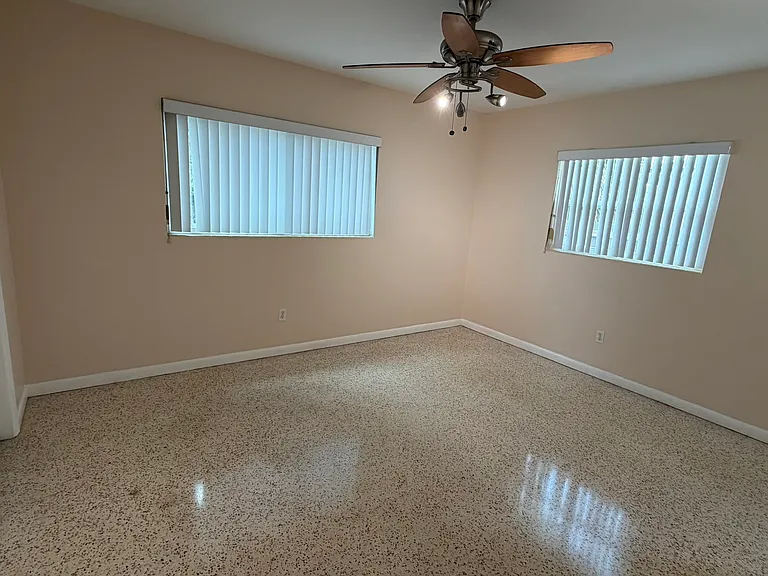 1332 S Evergreen Ave — Photo 5