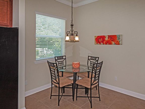 5th image of 1228 Coghill Cir