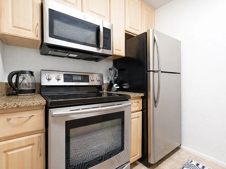 1970 Columbia St #501 — Photo 9