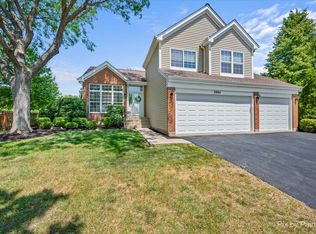 3995 Spring Lake Ct, Lake In The Hills, IL 60156