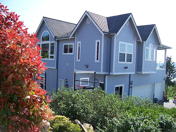 4th image of 3156 Soundview Dr W
