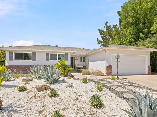 1038 E Vartikian Ave, Fresno, CA 93710