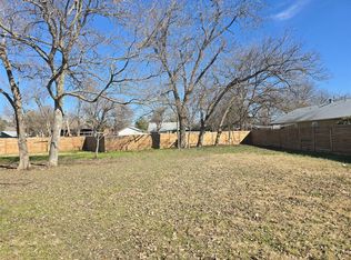 305 Lexington Rd, Elgin, TX 78621