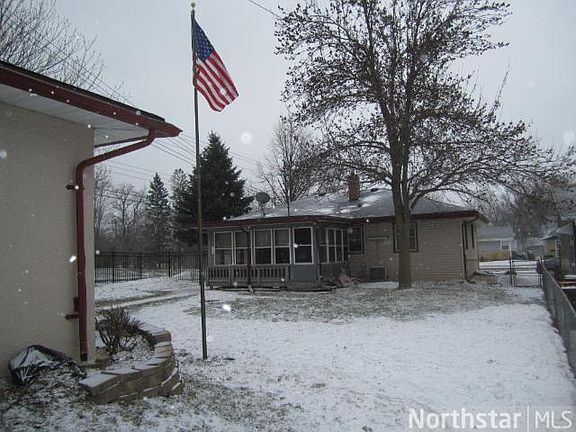 2nd image of 2543 Nokomis Ave