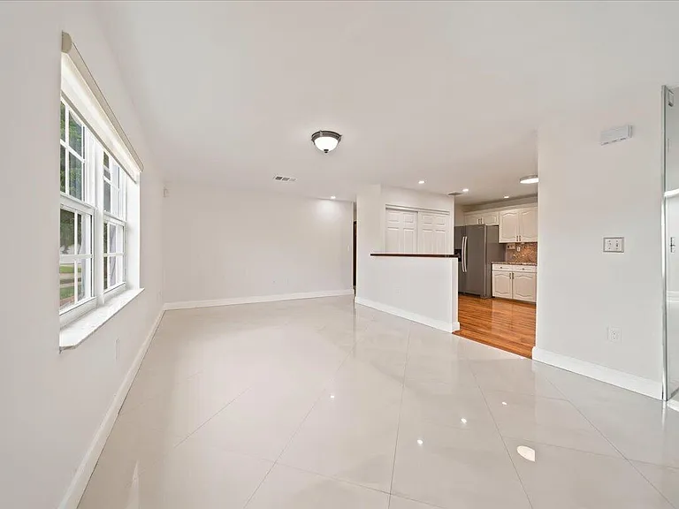 20009 NW 66th Pl — Photo 10