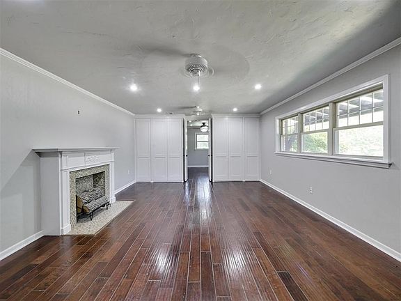 5th image of 1826 E Beverly Dr