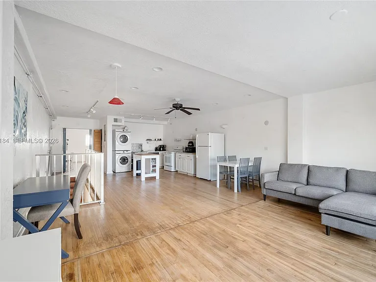 905 Sunrise Ln #905 — Photo 6