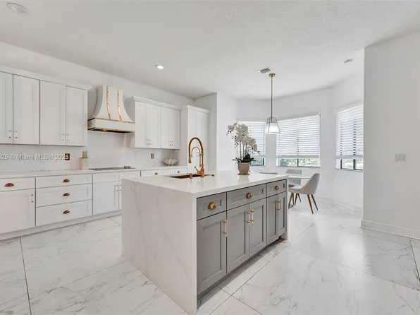 19386 SW 78th Pl, Cutler Bay, FL 33157