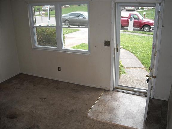 2nd image of 7748 Ravenswood Dr