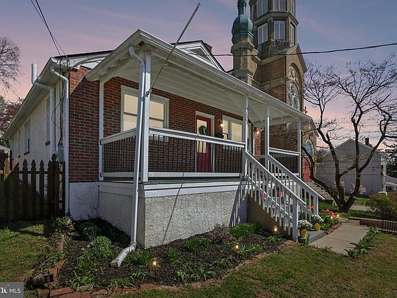 3rd image of 207 Amelia St