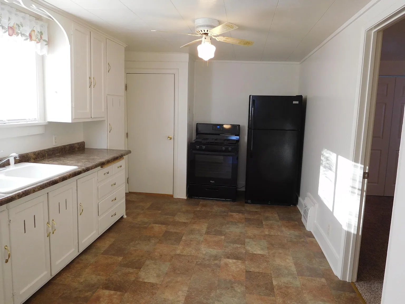2 bed, 780 sqft, $1,000 — Photo 4