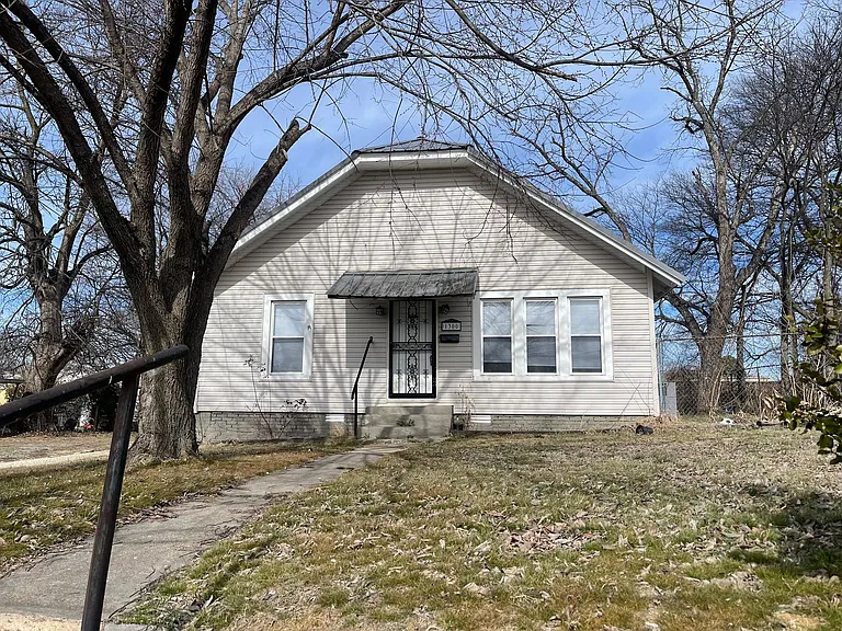 1300 Aggie Rd — Photo 1