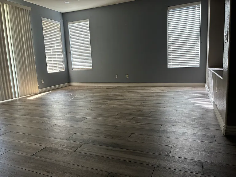 9237 W Irma Ln — Photo 11