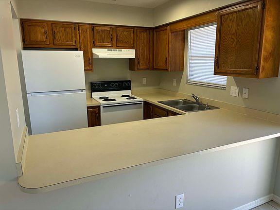 4th image of 3784 NW Huntsboro St APT 103