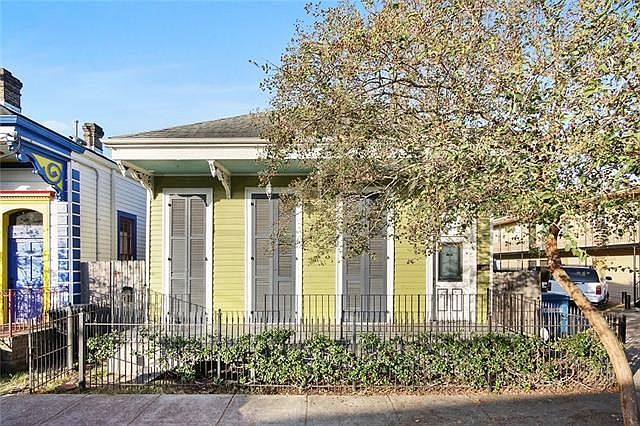 1st image of 906 4th St #906