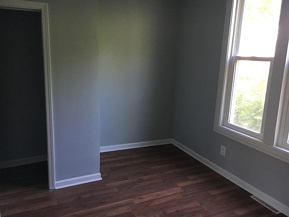 3rd image of 121 Washington Ave APT 1