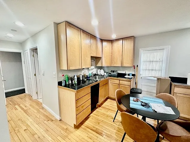 220 Hanover St #12 — Photo 8