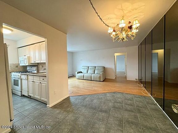 3rd image of 422 Maryland Ave APT 2A
