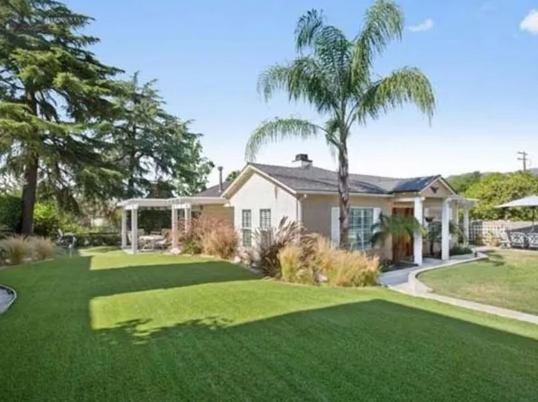2340 Caldero Ln, Montrose, CA 91020
