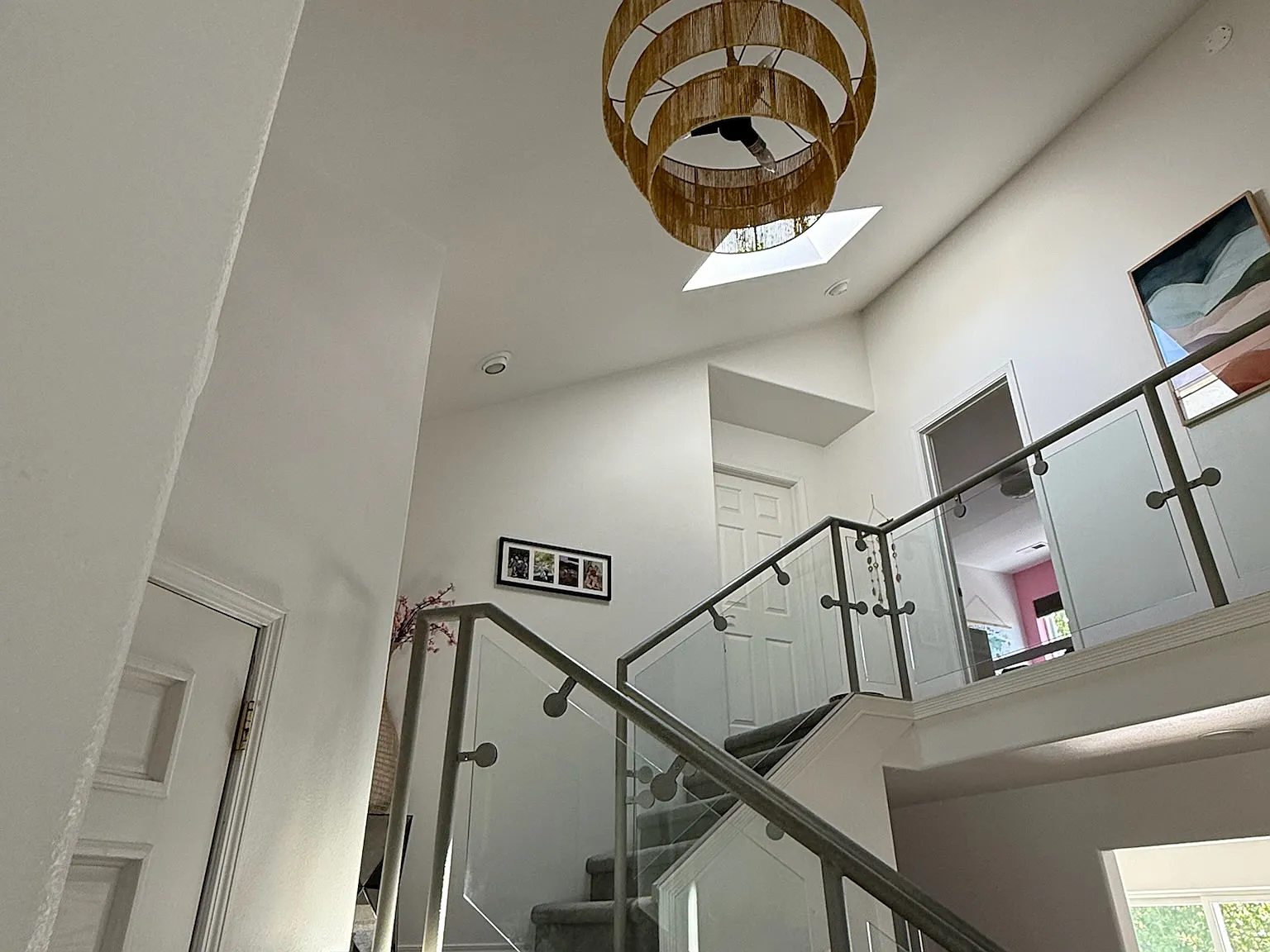 4 bed, 2.5 bath, 2500 sqft, $3,650 — Photo 4