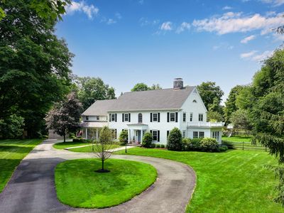 1615 Cross Highway, Fairfield, CT, 06824