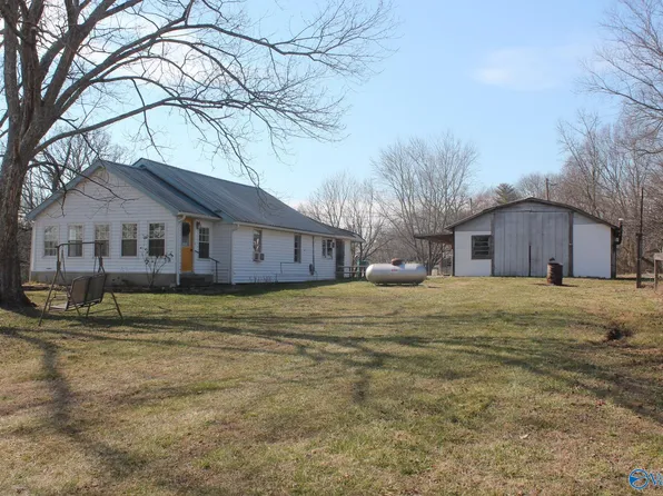 102 1st St SW, Sylvania, AL 35988