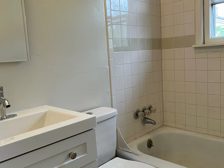 764 S Wolff St — Photo 5